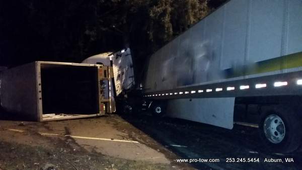 2015-03-04: Semi-Truck Accident and Cargo Recovery Response