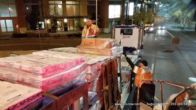 2014-12-01: Seafood in Seattle Cargo Recovery